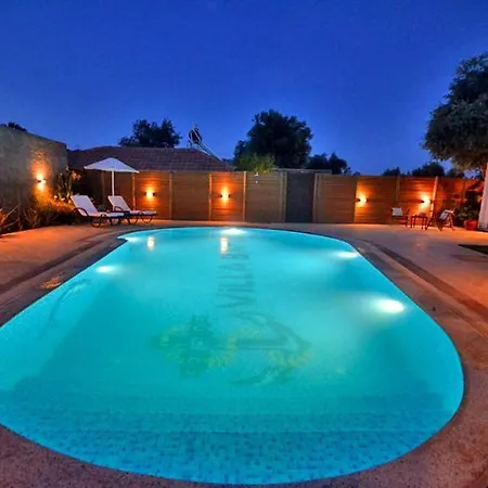 Villa Bambu Villa *